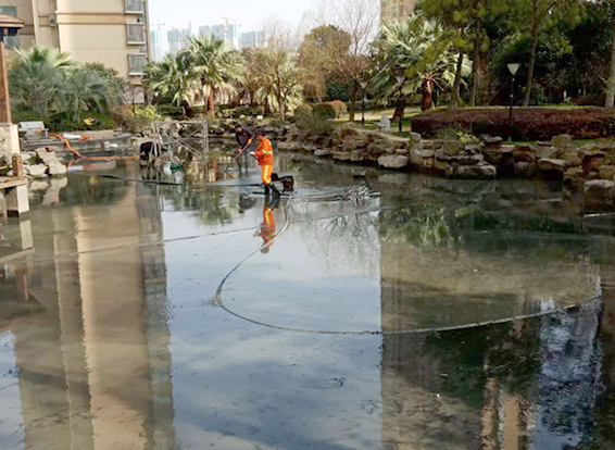 阆中景观池淤泥清理