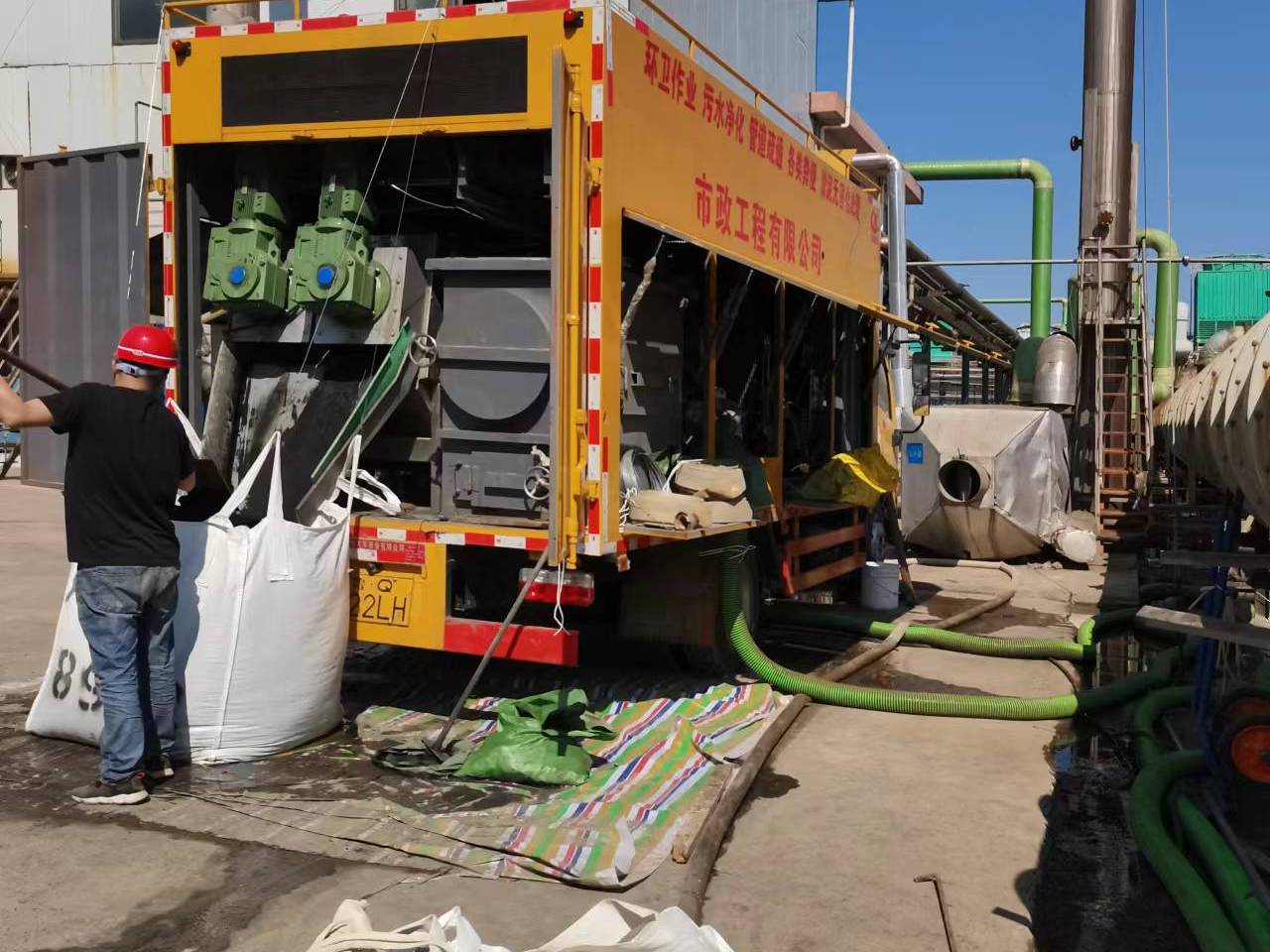 阆中淤泥压干处理